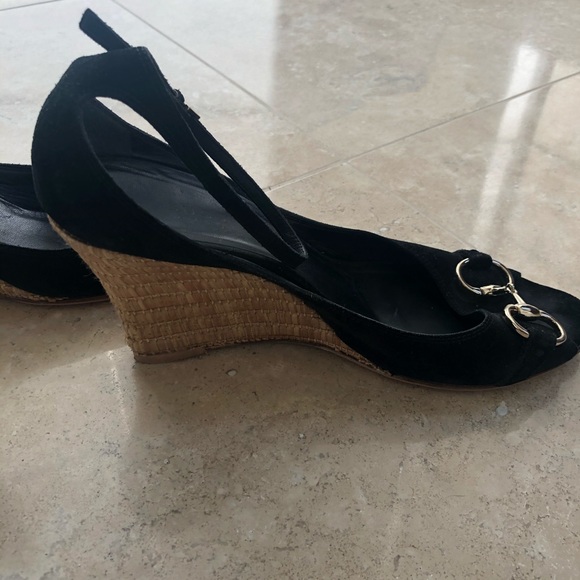 GUCCI horse bit suede wedge heels - Picture 4 of 8